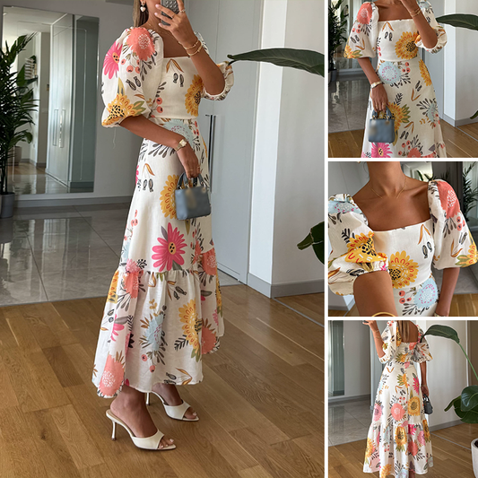 Tailliertes Kleid mit Karree-Ausschnitt, Blumenmuster und Puffärmeln