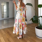 Tailliertes Kleid mit Karree-Ausschnitt, Blumenmuster und Puffärmeln
